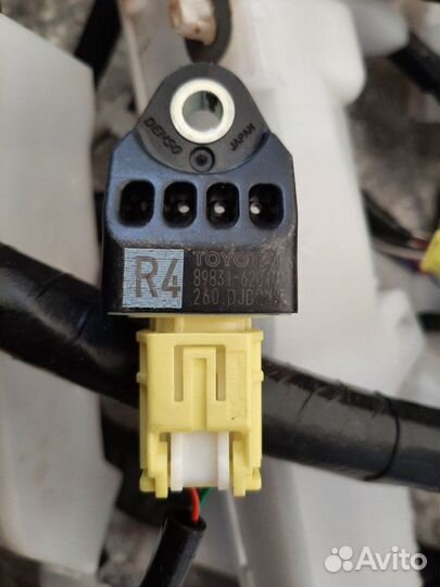 Напольный датчик подушки безопасности Toyota Land