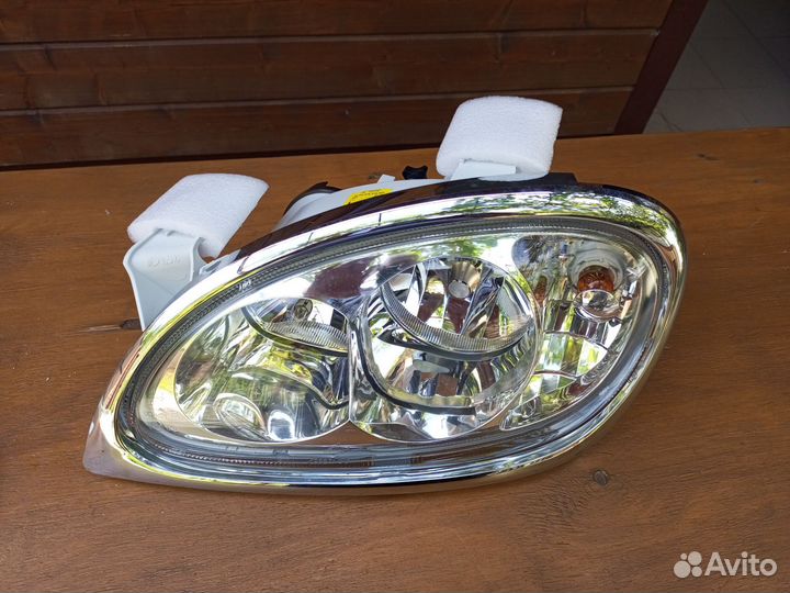 Фары стеклянные на газ 31105