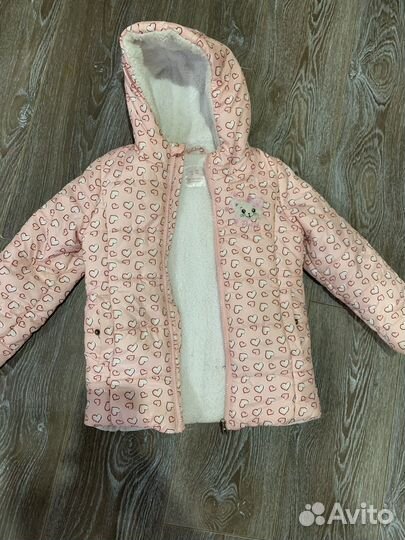 Куртки и одежда на девочку