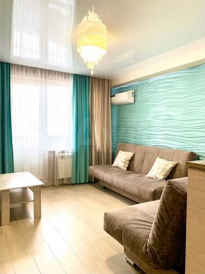 2-к. квартира, 65 м², 1/15 эт.