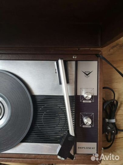 Проигрыватель винила из Германии