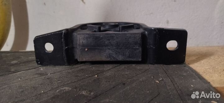 Опора двигателя nissan Ниссан