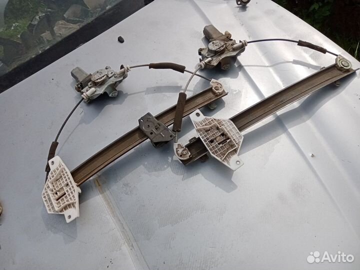 Стекло-ник передний правый Sonata Tagaz