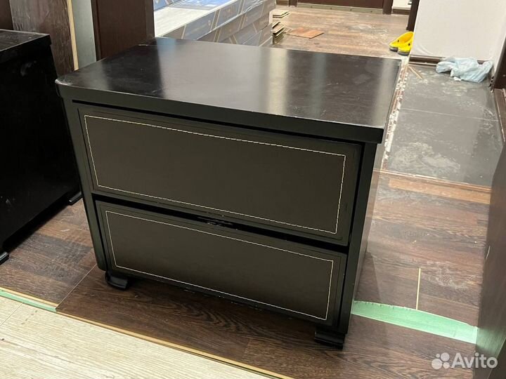 Тумба прикроватная