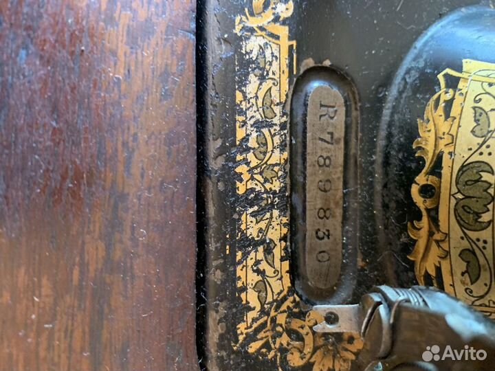 Швейная машина Singer