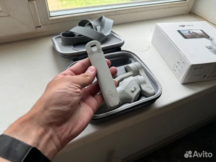 Стабилизатор для смартфона DJI Osmo Mobile 4