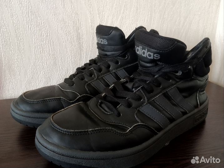 Кроссовки adidas