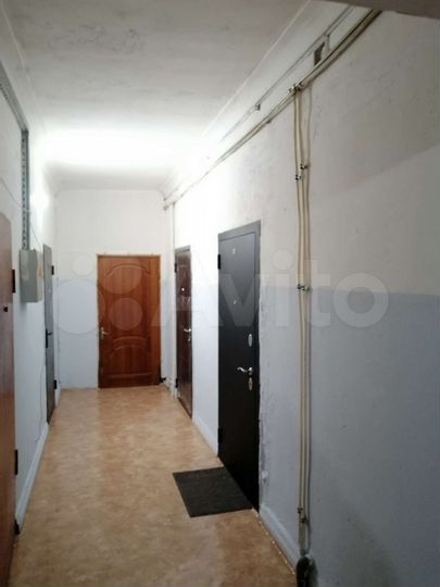 Комната 13 м² в > 9-к., 1/2 эт.