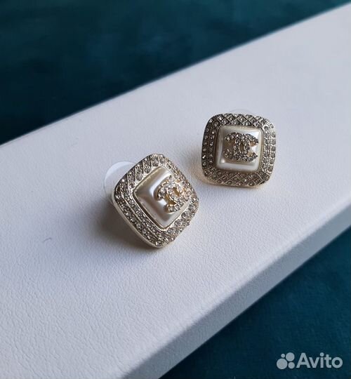 Серьги Chanel