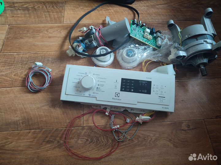 Запчасти б/у от стиральной машины Electrolux