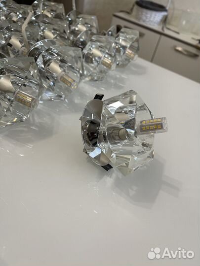 Продам встраиваемые точечные светильники