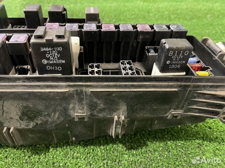 Блок предохранителей (большой) Mazda MPV