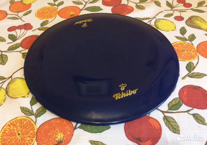 Посуда для сервировки стола: сахарница, блюдо