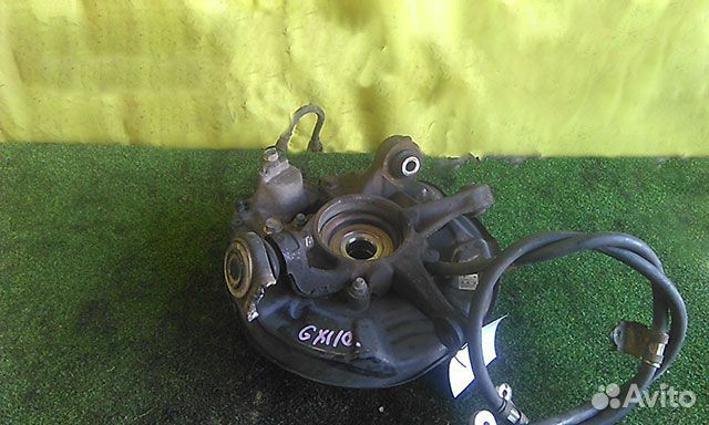 Кулак задний правый Toyota Mark 2