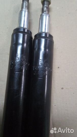 Патроны амортизаторов Tokico