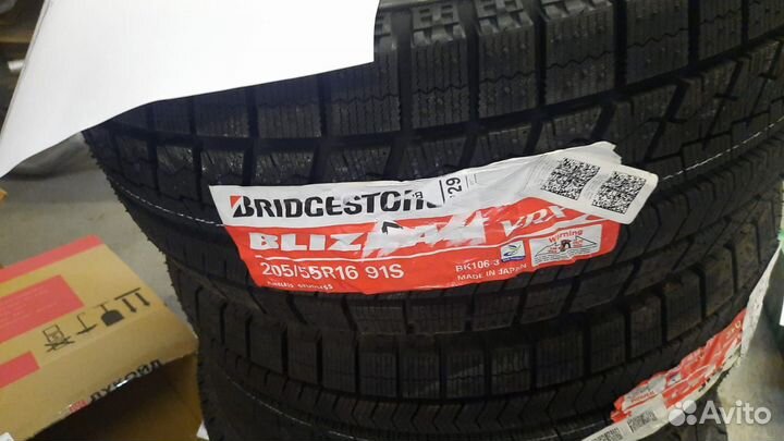 Bridgestone Blizzak VRX 205/55 R16