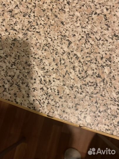 Кухонный стол