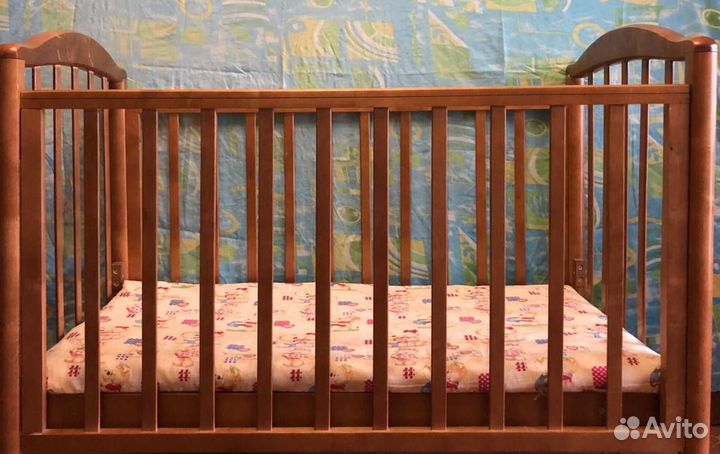 Детская кроватка