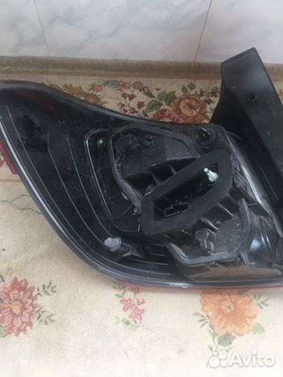 Задний правый фонарь Рено 2021