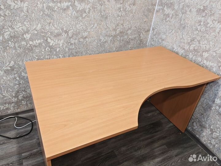 Стол офисный