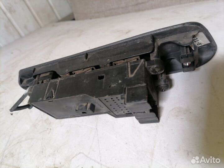 Блок управления стеклоподъемниками передний левый