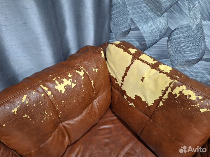 Кожаный угловой диван