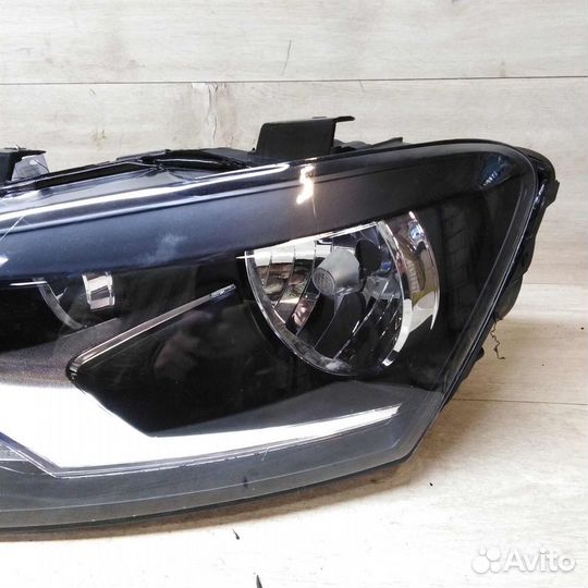 Фара левая Volkswagen Polo sedan 17г.в. рест