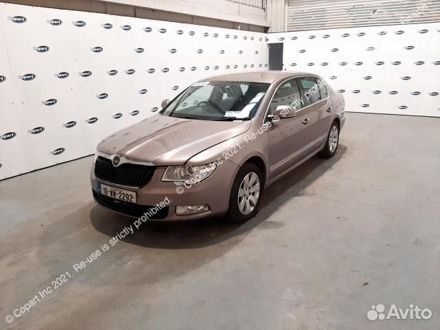 Фара правая skoda superb 2 2010