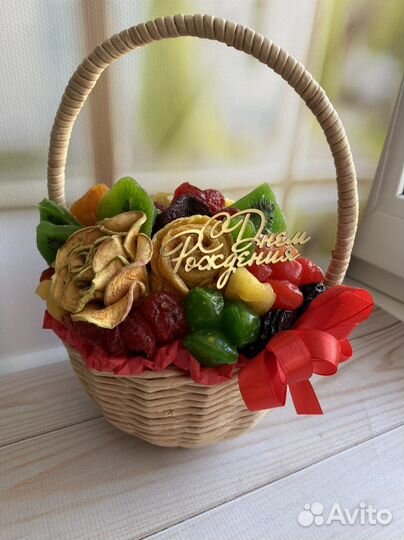 Букеты из сухофруктов, конфет, орехов