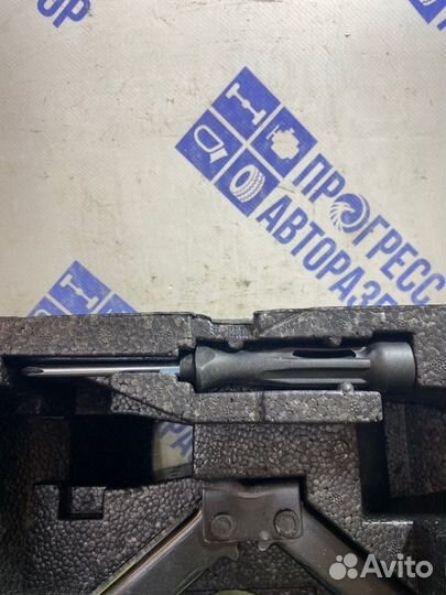 Ящик для инструментов Volkswagen Jetta седан 1.4