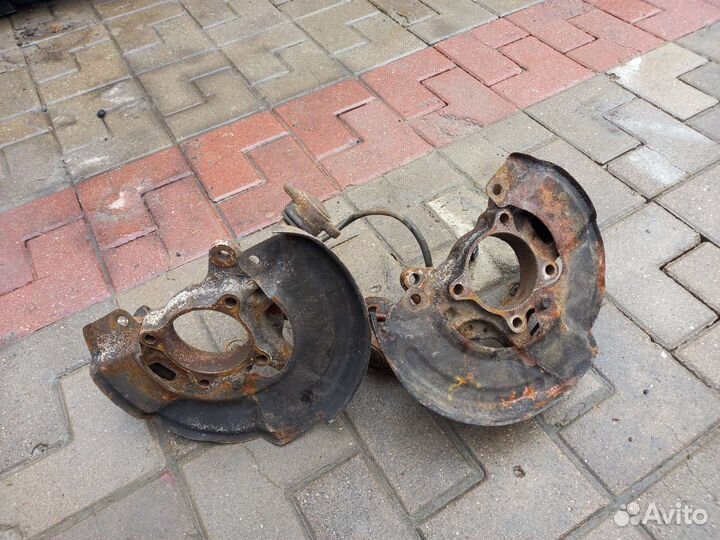 Mitsubishi l200 4 поворотный кулак