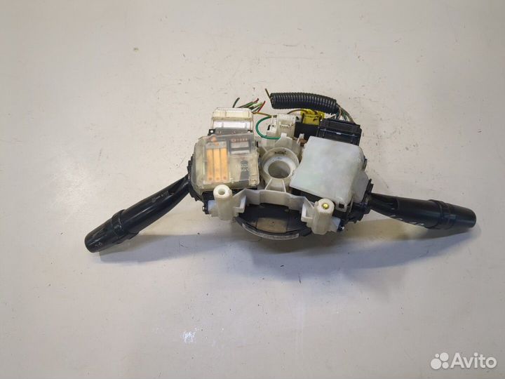 Переключатель поворотов и дворников Toyota Avensis