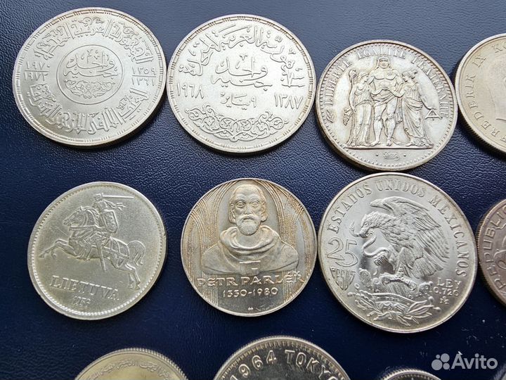 Коллекция серебряных монет разных стран серебро
