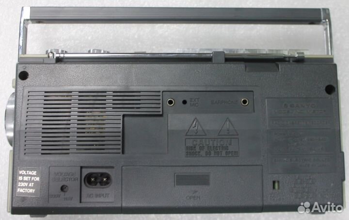 Магнитола Sanyo M1670F Япония