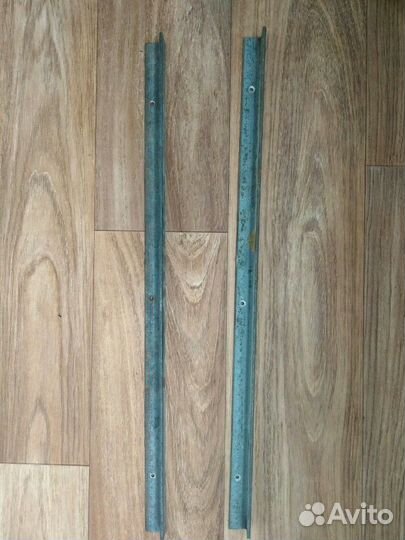 Уголок для полок с отверст. для крепления