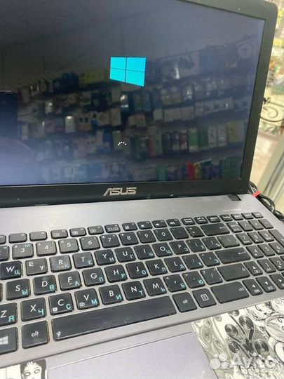 Ноутбук asus X550C