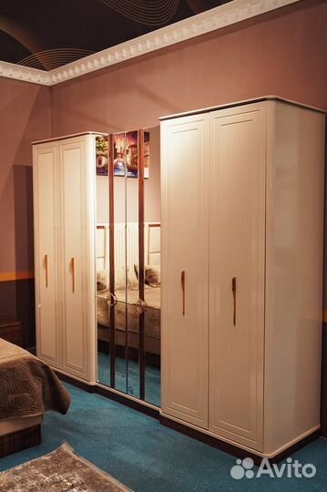 Спальный гарнитур