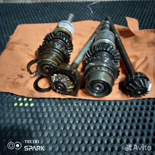 Продам 2 редуктора