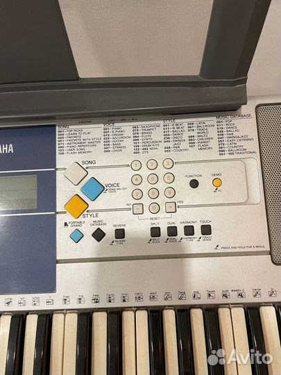 Синтезатор yamaha PBR - E323