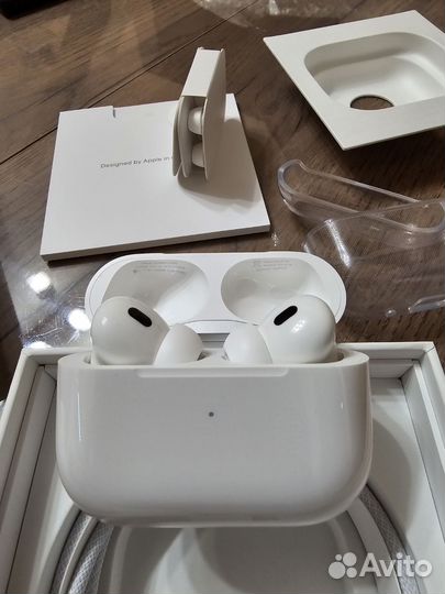 AirPods Pro (2nd generation) magsafe USB-C