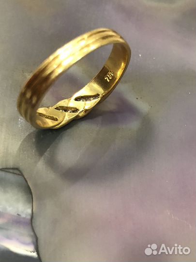 Золотое кольцо с бриллиантами