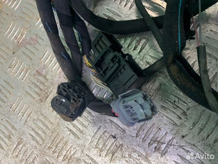 Проводка подкапотная Renault Fluence седан 1.6