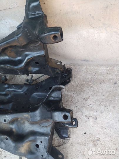 Подрамник передний Mitsubishi Lancer 9