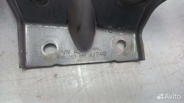 Кронштейн катализатора Volkswagen Tiguan 2