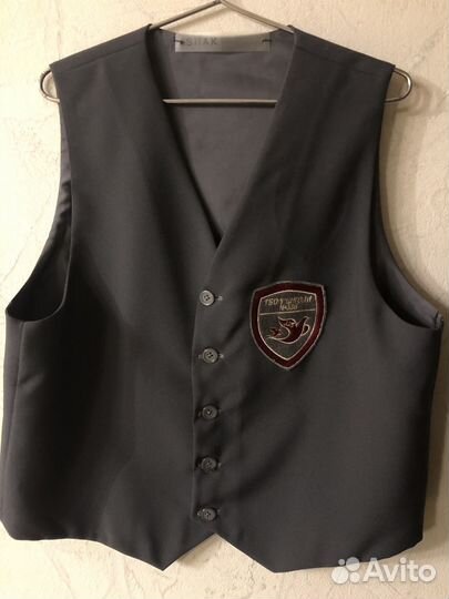 Жилет школьный с эмблемой