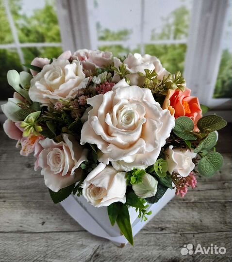 Букет роз и орхидей из мыла