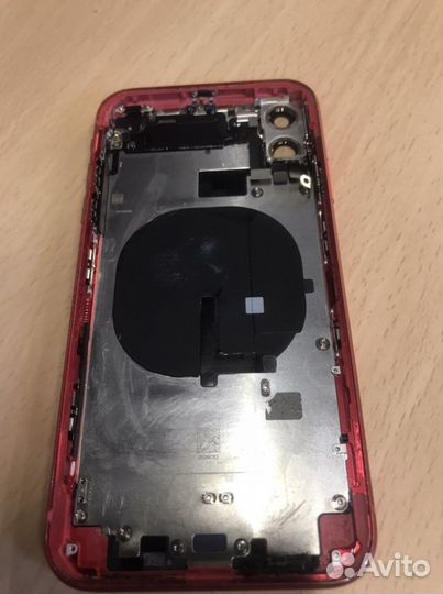 Корпус iPhone 11 красный