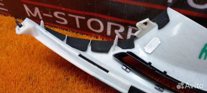 Обшивка стойки задняя левая Bmw 7-Series F01