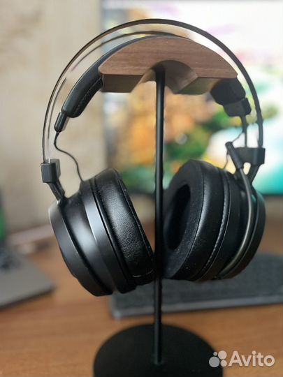 Наушники Razer Nari Essential