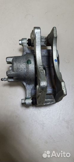 Суппорт передний левый Asx / Outlander 2012